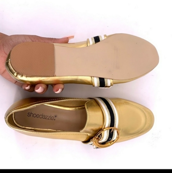 Gold color shoes with buckles - Picture 3 of 3